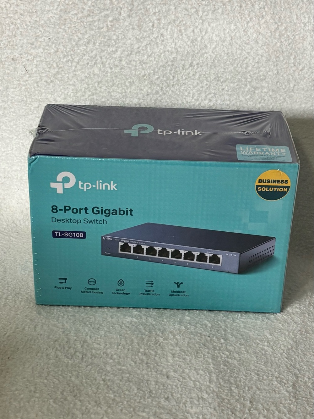 TP-Link 8-Port Gigabit Desktop Switch — Teal and Black
